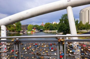 Bydgoszcz il ponte dell'amore sul fiume Brda