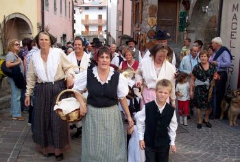 Cjarsòns Sutrio-festa-popolare