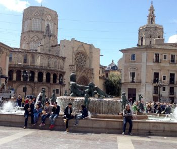 bARCELLONA Valencia-Plaza-de-la-Virgen