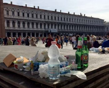 Alitalia Venezia rifiuti-a-piazza-San-marco