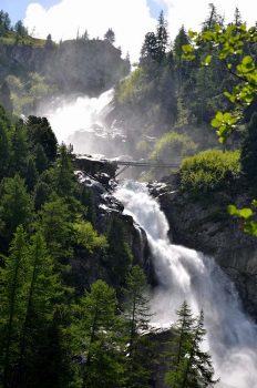 La Thuile Cascate-Rutorine-Il-nuovo-ponte-Credit-Guida-Alpina-Giuseppe-Alliod