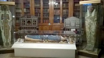 Armeni-Isola-S-Lazzaro-La-biblioteca-e-la-mummia-di-Nehmeket