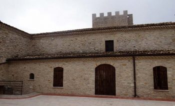 Borghi storici palazzo-ducale-pietramontecorvino