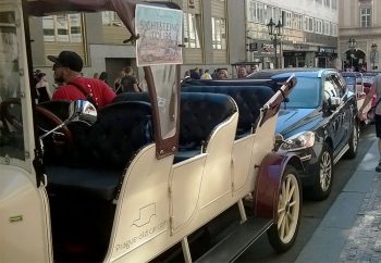 Praga Auto-d'epoca-per-turisti