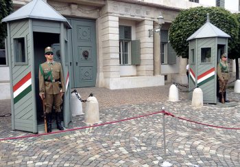 Budapest Guardie al Palazzo-Presidenziale