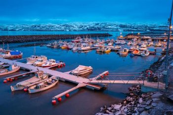 Islanda il porto di sera